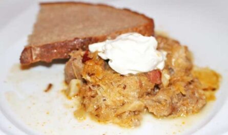 Herb goulash made from straw-fed pork with dark beer - recipe - photo: ethan