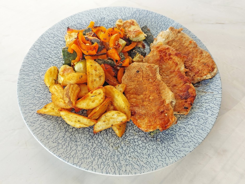 Fiery schnitzel with roasted vegetables - recipe - photo: benjamin