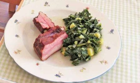 Kale with smoked ribs - recipe - photo: ava