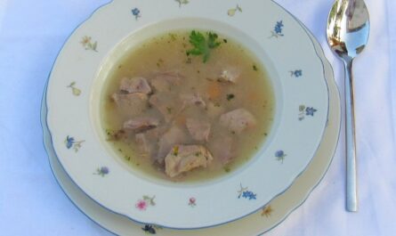 Lamb's lettuce soup - recipe - photo: ava