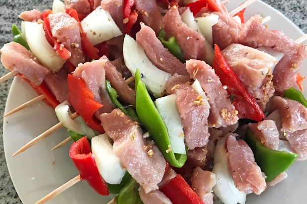 Pepper-onion-meat skewers