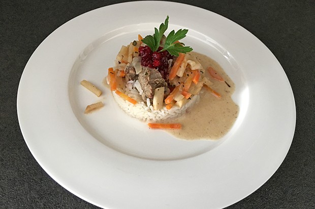 Pork filet with root vegetables and sauce