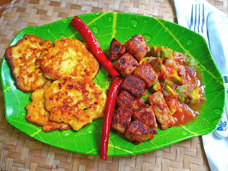 Pork with orange juice and corn fritters - recipe - photo: evelyn