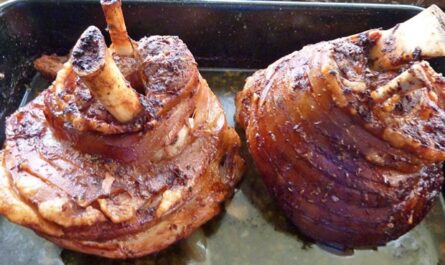 Roasted pork knuckle - recipe - photo: charred_emily