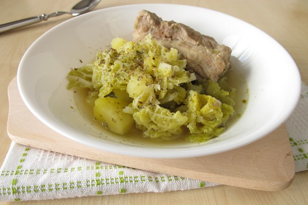 Cabbage with potatoes and pork ribs.