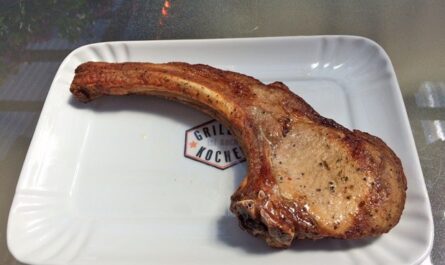 Tomahawk steak from pork - recipe - photo: falcon