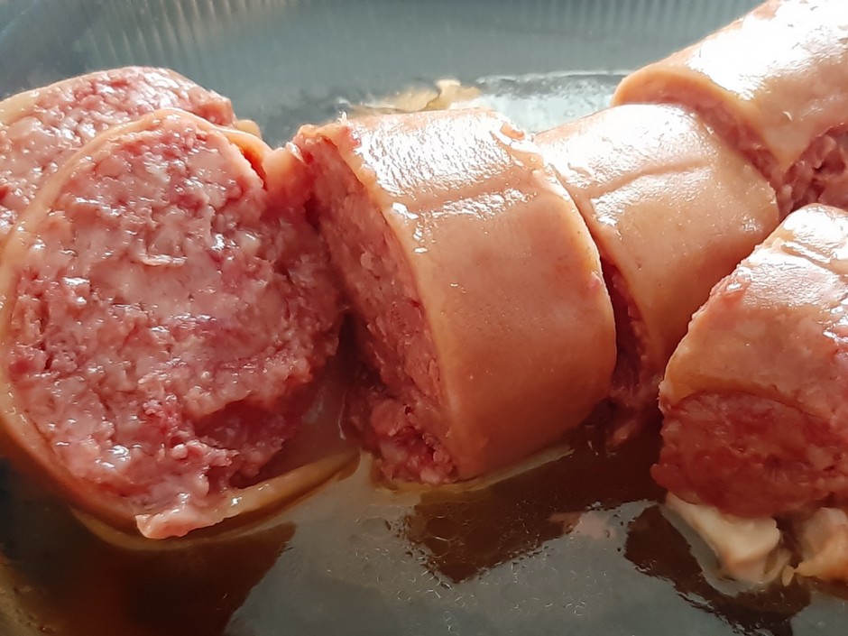 Stuffed pig's trotters - recipe - photo: charred_emily
